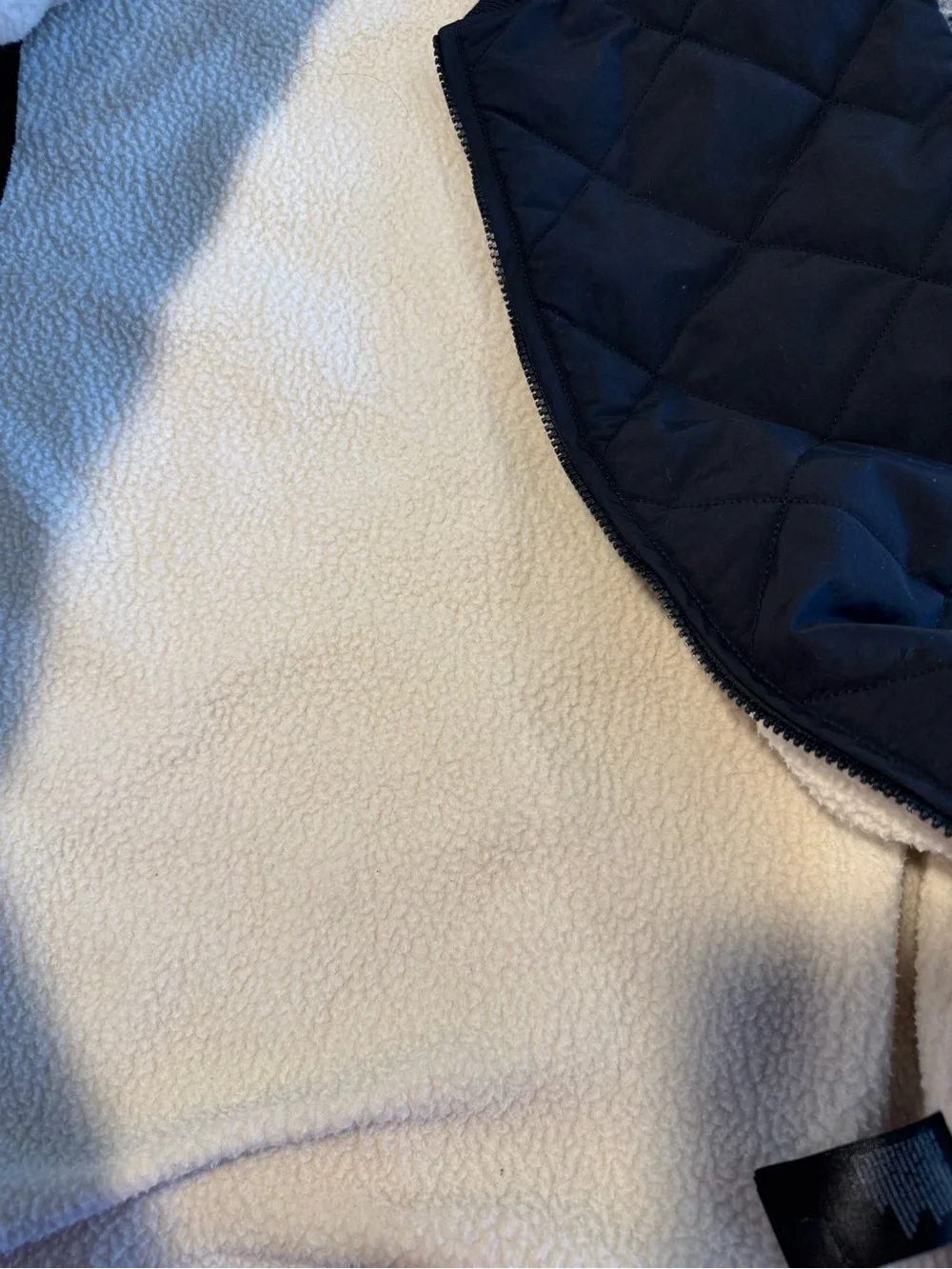 The North Face Men's Black Quilted Fleece-Lined Vest